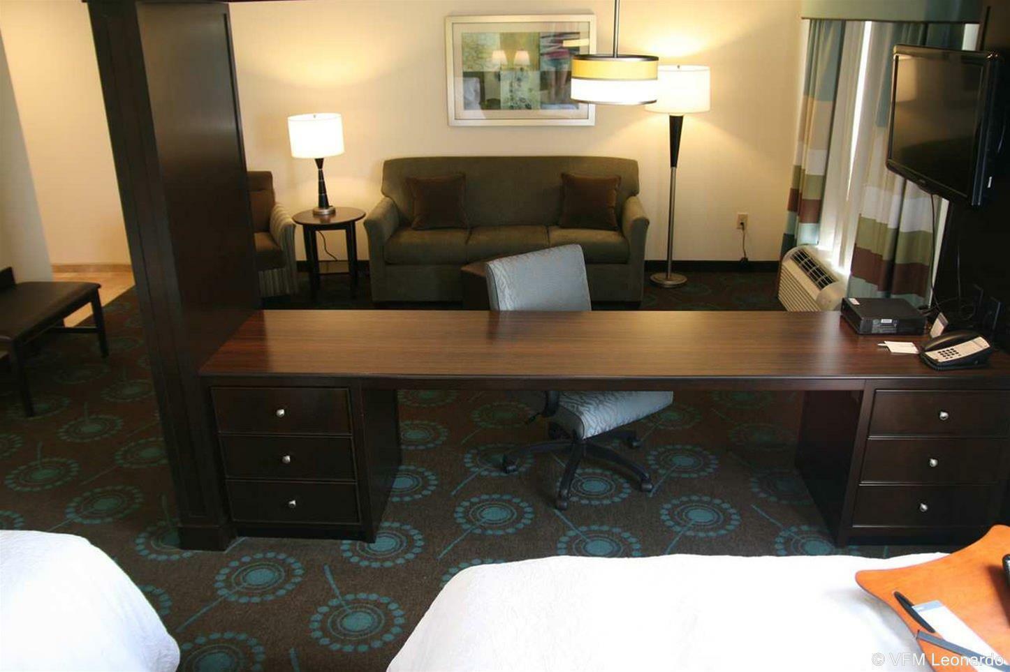 Hampton Inn & Suites Wilder Habitación foto